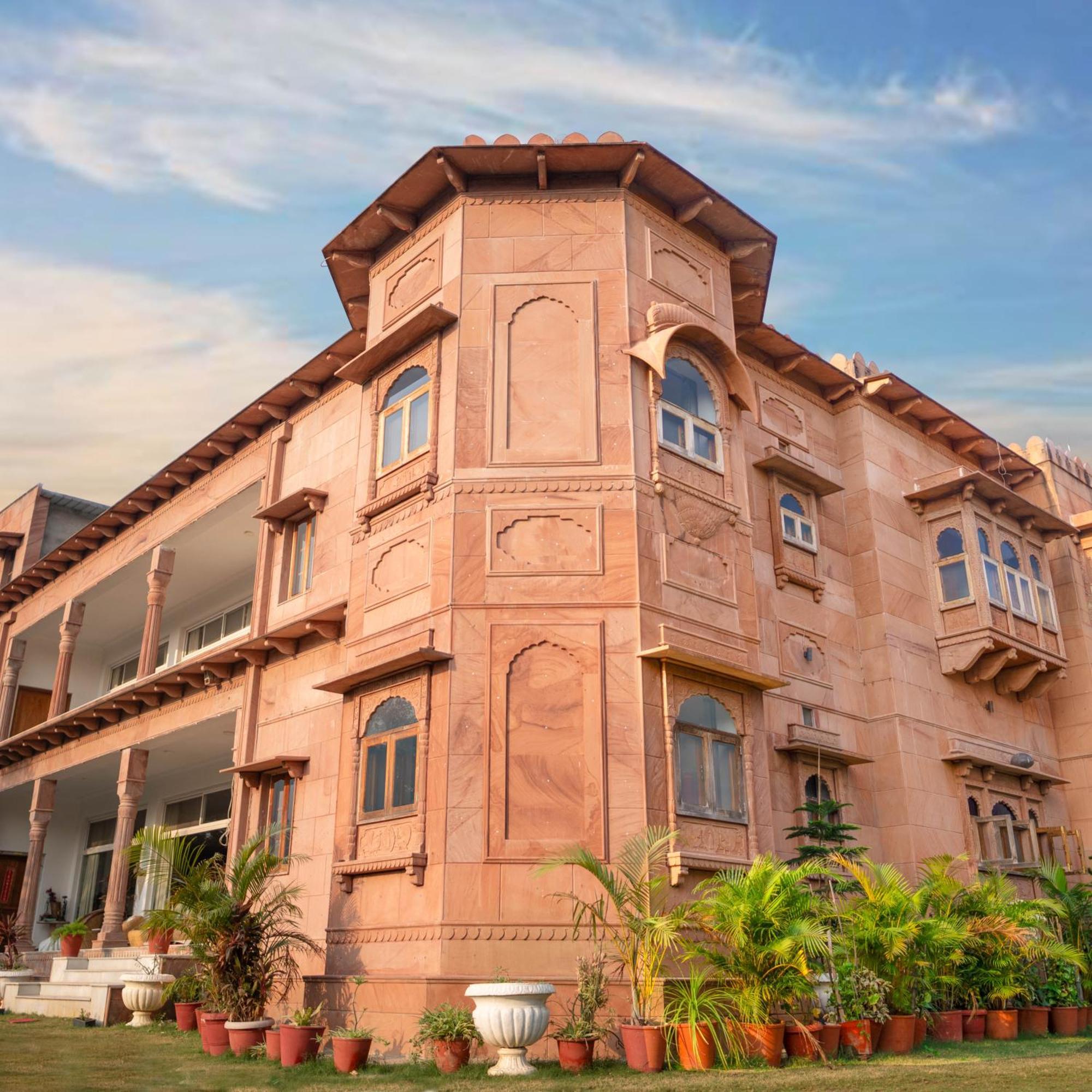 Homestay Castle Oodeypore A Boutique *